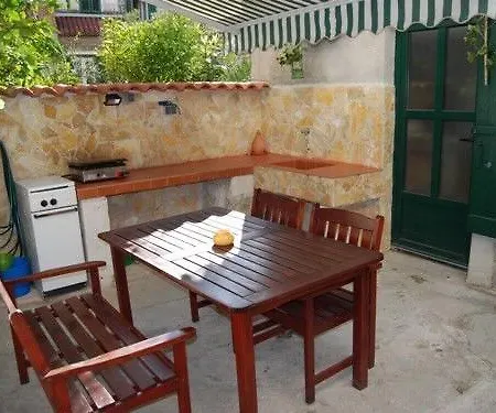 Ivana Apartamento *